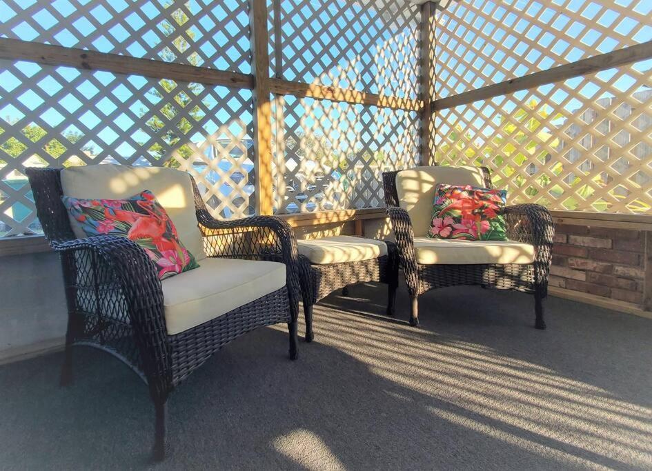 Bali Bungalow - Downtown شاطئ كوكوا المظهر الخارجي الصورة